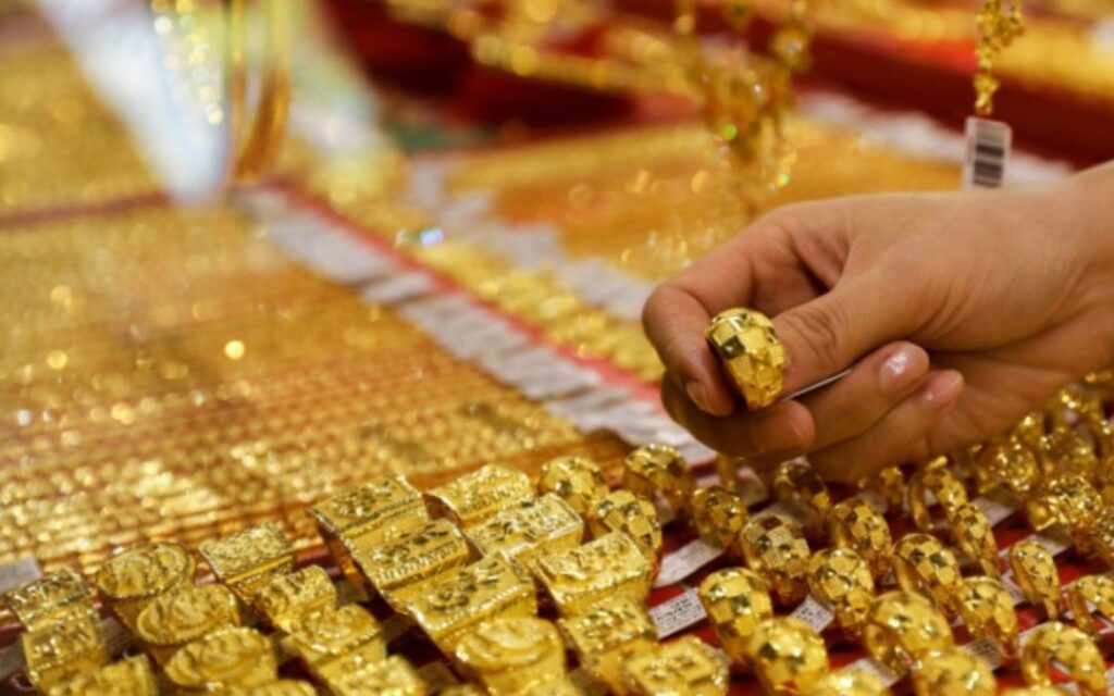 Gold Rate Crash के बाद सोने की कीमतों में भारी गिरावट, चार दिन में 7000 रुपये तक सस्ता