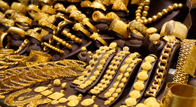 दिवाली के बाद Gold and Silver Rate में बड़ी गिरावट से बाज़ार में उथल-पुथल