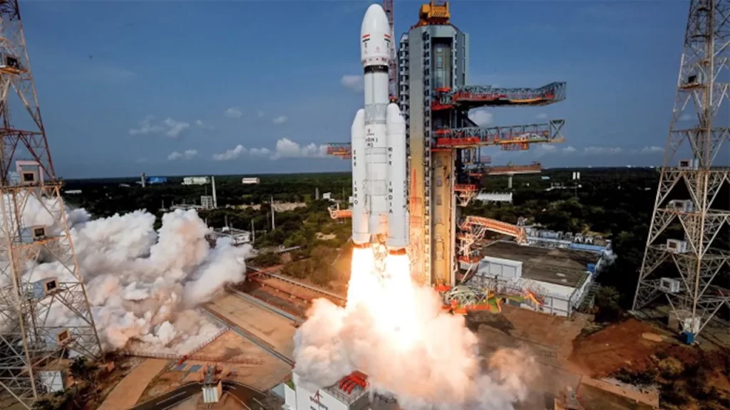 LVM3 रॉकेट की शानदार उड़ान: भारत ने CMS-03 (GSAT-7R) नौसेना सैटेलाइट के साथ अंतरिक्ष में नया कीर्तिमान स्थापित किया