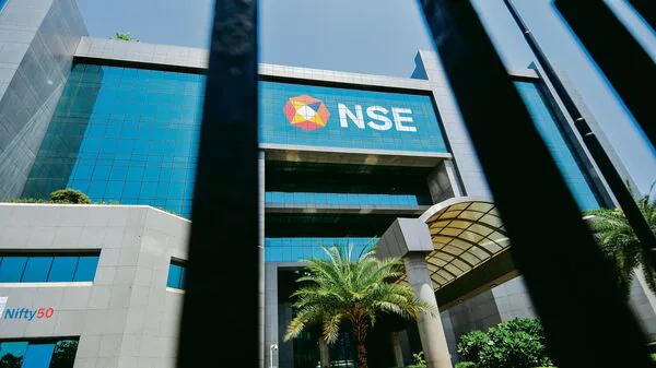 Indian Stocks ने हासिल किया रिकॉर्ड ऊंचाई, घरेलू और विदेशी निवेश से बढ़ा बाजार का भरोसा