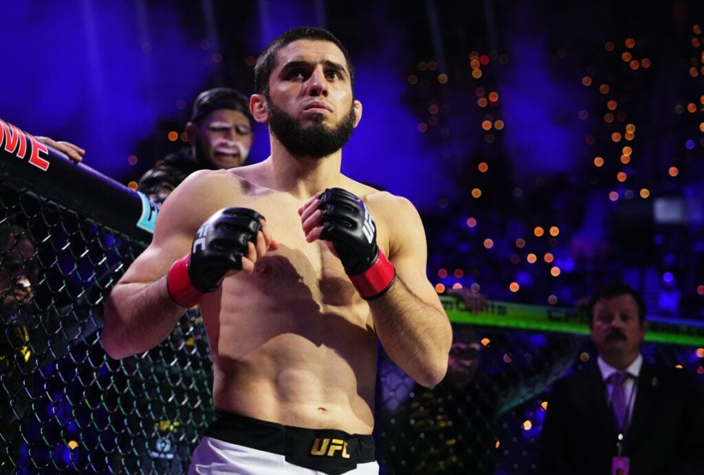 UFC 322: इस्लाम मखाचेव ने डिल्ला मैडलेना को हराकर वेल्टरवेट खिताब जीता