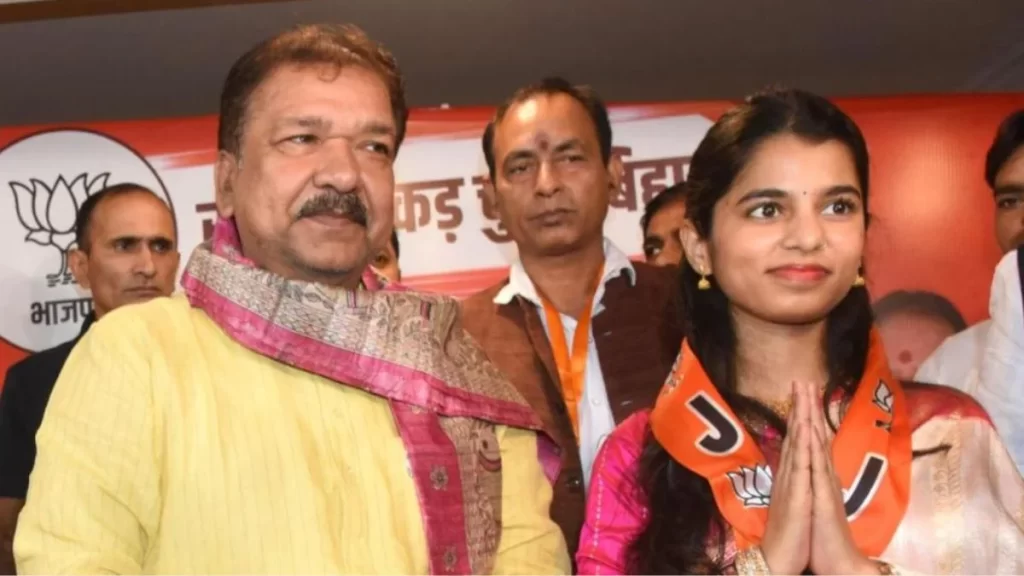 मैथिली ठाकुर बनीं बिहार की सबसे युवा विधायक 25 वर्ष की उम्र में