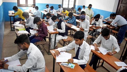 यूपी बोर्ड परीक्षा 2026 की तारीखें जारी, फरवरी से शुरू होंगे बोर्ड एग्जाम