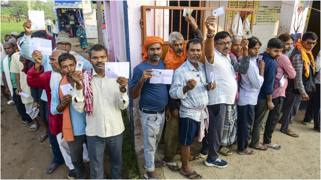 बिहार वोटिंग में गरजा जनता, 75 वर्षों के मतदान रिकॉर्ड को किया पार