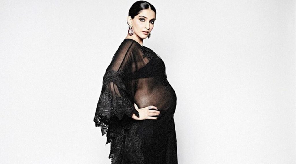 फैशन में फिर छाई Sonam Kapoor, लेडी डायना से प्रेरित लुक में की दूसरी प्रेग्नेंसी की घोषणा